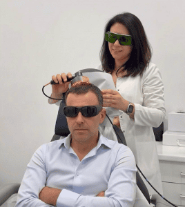 utilizare laser pentru regenerare scalp