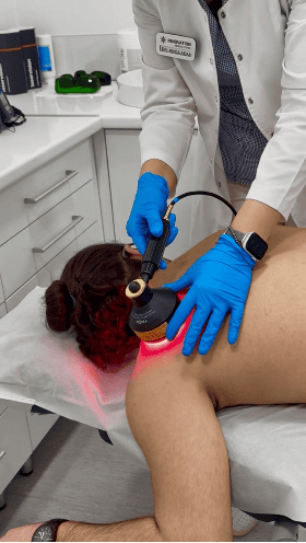 Fotobiomodulare cu ansă cluster THOR în fizioterapie